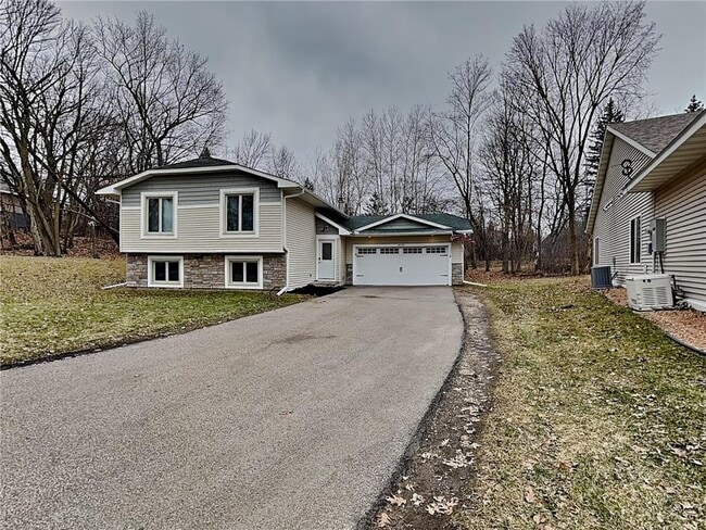 Building Photo - 14150 Rolling Oaks Cir NE