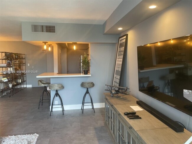 Photo - 1000 West Ave Unit 405