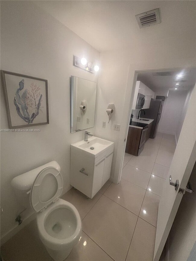 Photo - 821 SW 18th Ave Unit 103