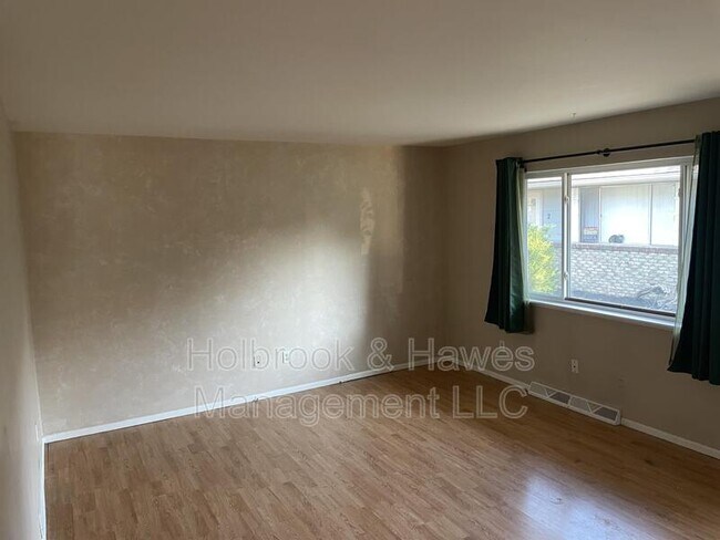 Photo - 601 N Bryan Ave