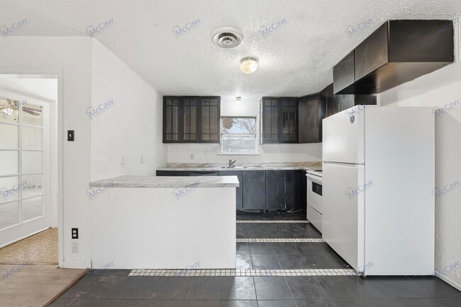 Photo - 6921 Greenlee St