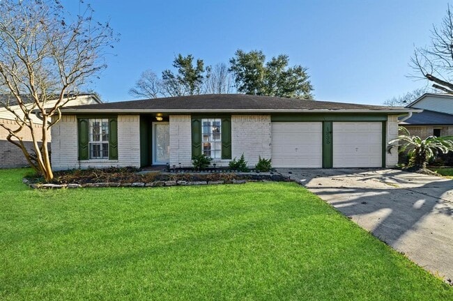 Photo - 1935 Pilgrims Point Dr Casa