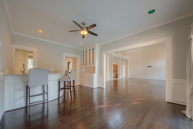Building Photo - 15714 Sylvan Lake Dr