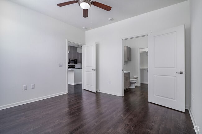 1BR, 1BA - 675SF - Bedroom