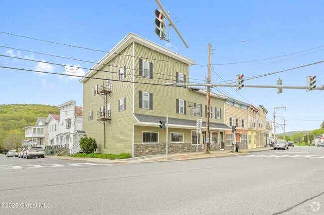 Building Photo - 281 Main St Unit #3 Rental