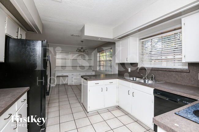 Photo - 1808 W Cedar Elm Dr