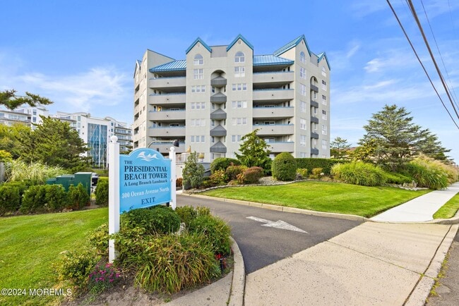 Building Photo - 300 Ocean Ave N Unit D5