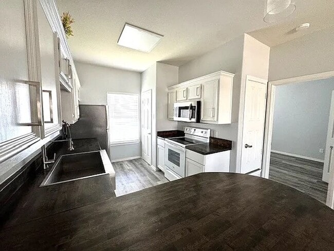 Photo - 4 bed 4 bath duplex - $550 per bed