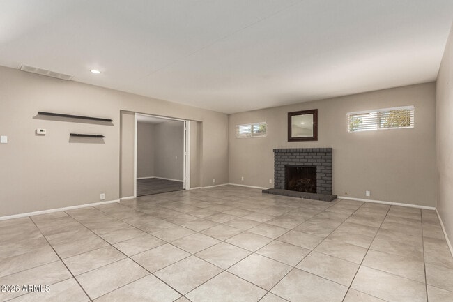 Photo - 105 E Manhatton Dr