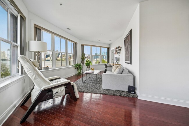 Photo - 22 Ave at Port Imperial Unit 302