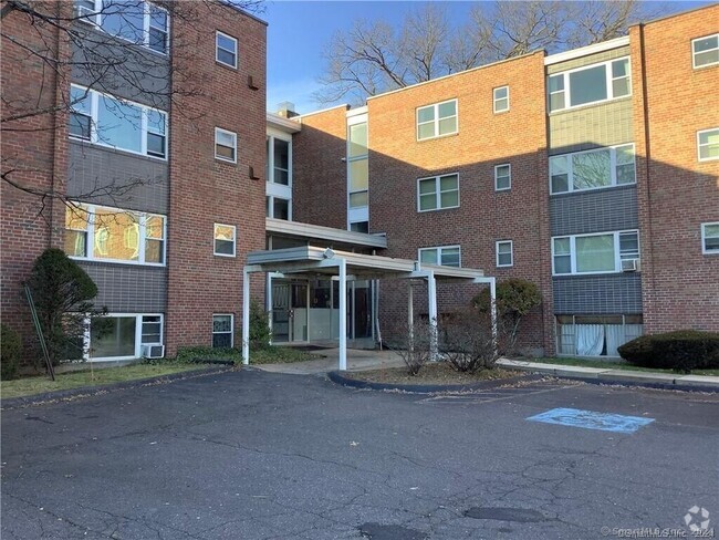 Building Photo - 53 Wolcott Hill Rd Unit APT B17