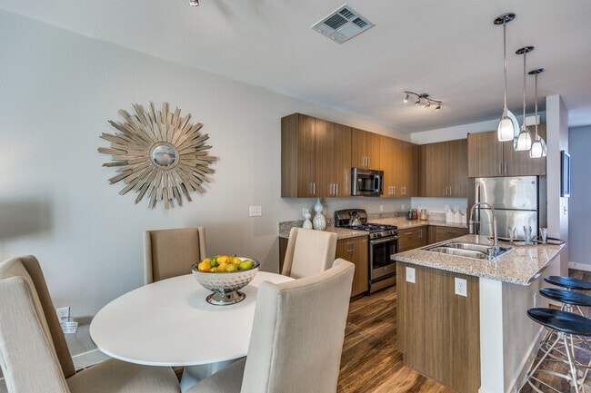 1 BR, 1 BA - 1,147 SF