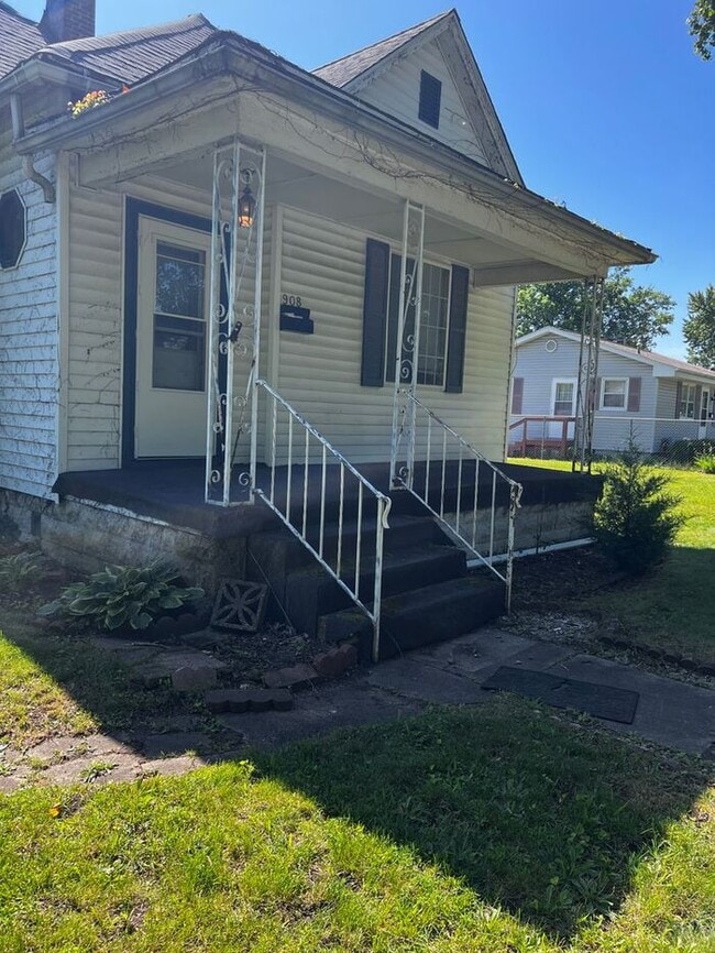 Building Photo - 2 Bedroom on the Southside Rental