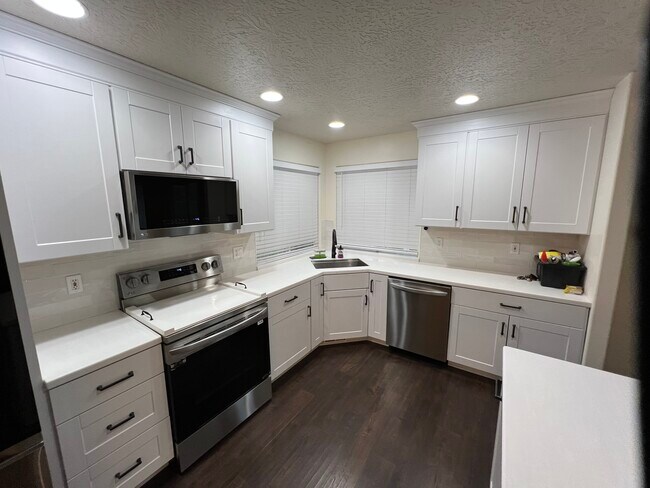 Photo - 173 E Moskee St