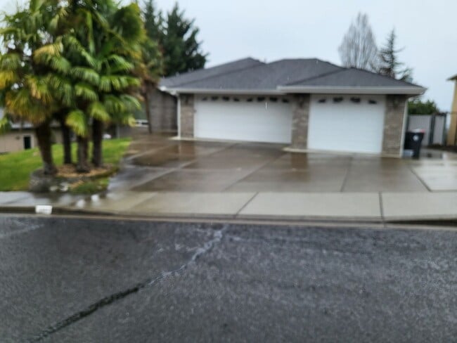 Photo - 5 bed 3 bath