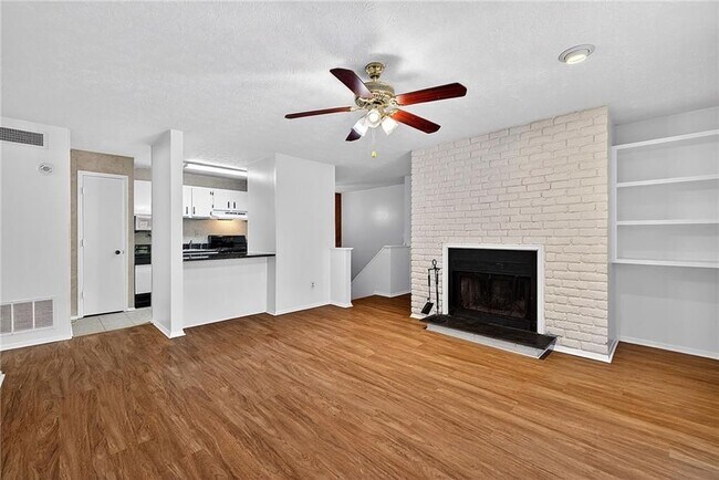 Photo - 903 Cumberland Ct SE