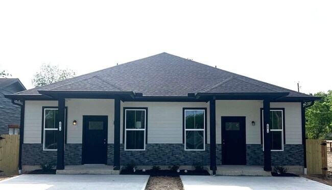 208 Indiana St