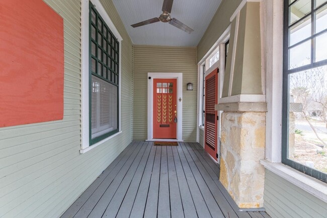 Photo - 1122 W Summit Ave.