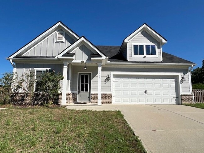 Building Photo - 4 Bedroom, 2 Bath Home in Elias Station