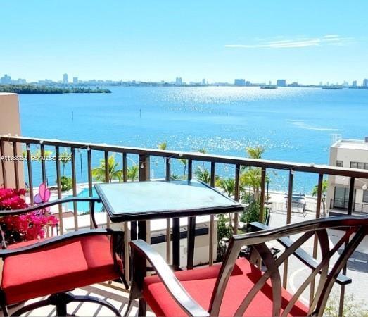 Building Photo - 1800 NE 114th St Unit 705