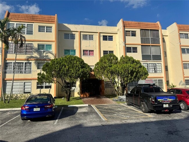 Building Photo - 2551 NW 41st Ave Unit 411