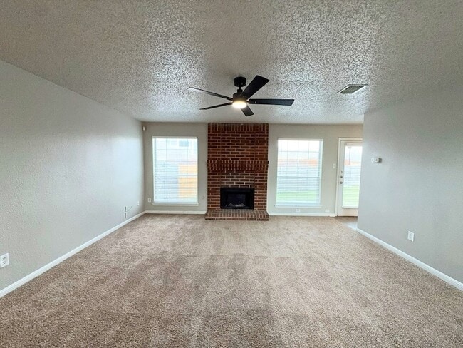 Photo - 704 Inglewood Trail