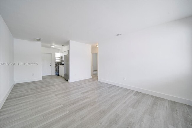 Building Photo - 6735 NW 2nd Ct Unit 1