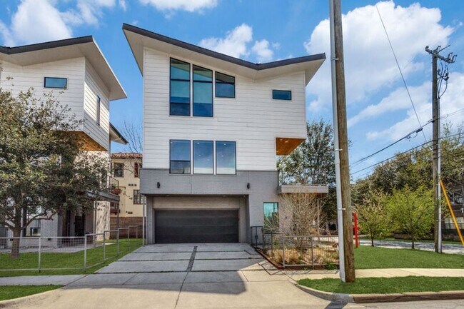 Photo - 2522 N Henderson Ave Unit #3