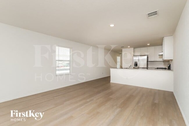 Photo - 10610 McClintock Dr