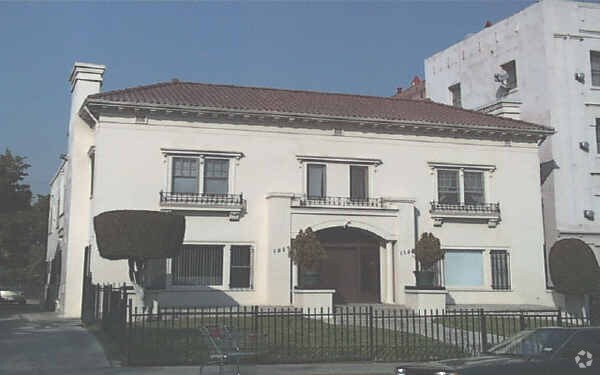 1221--1223 S Norton Ave