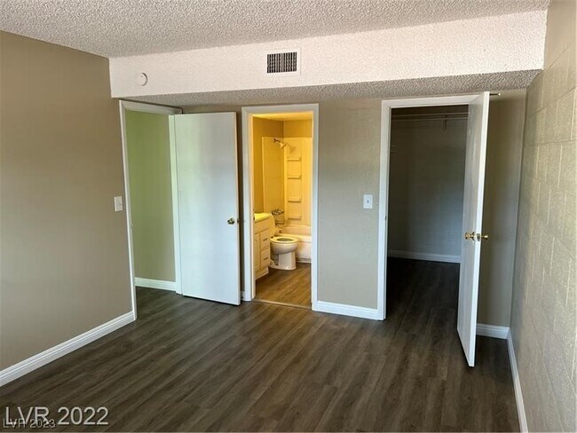 Photo - 625 S Royal Crest Cir