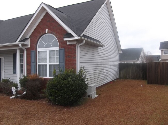 Photo - Spacious 3 bedroom with bonus!