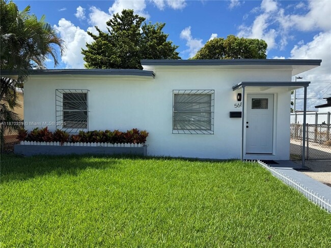 Building Photo - 568 E 49th St Rental