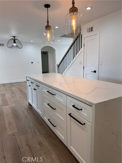380 Mira Loma Pl