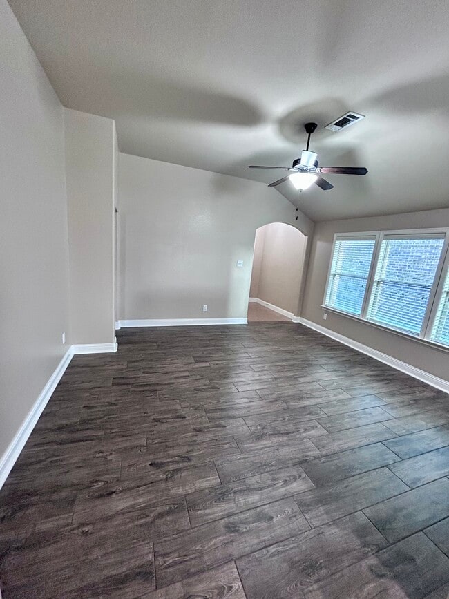 Photo - 1521 Applegate Way