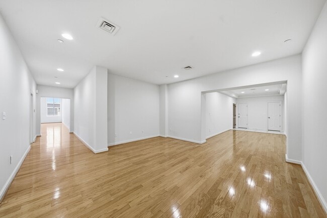 Photo - 914 Main St Unit 704