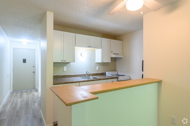Building Photo - 2405 NW Irving St Unit 2431-20 Rental
