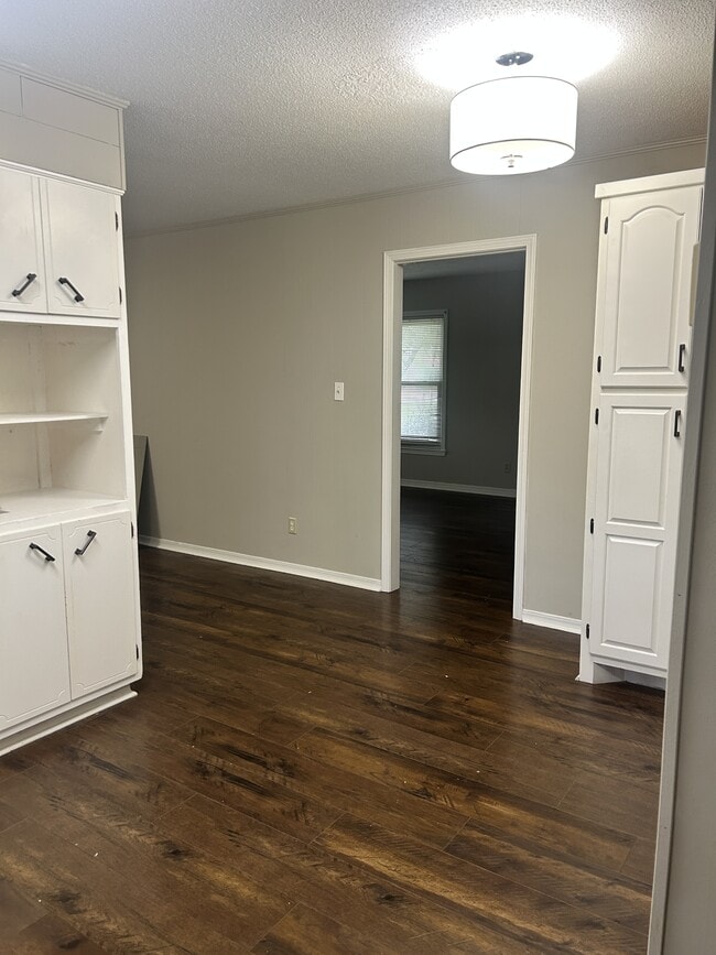 Photo - 2230 Cloyd Blvd