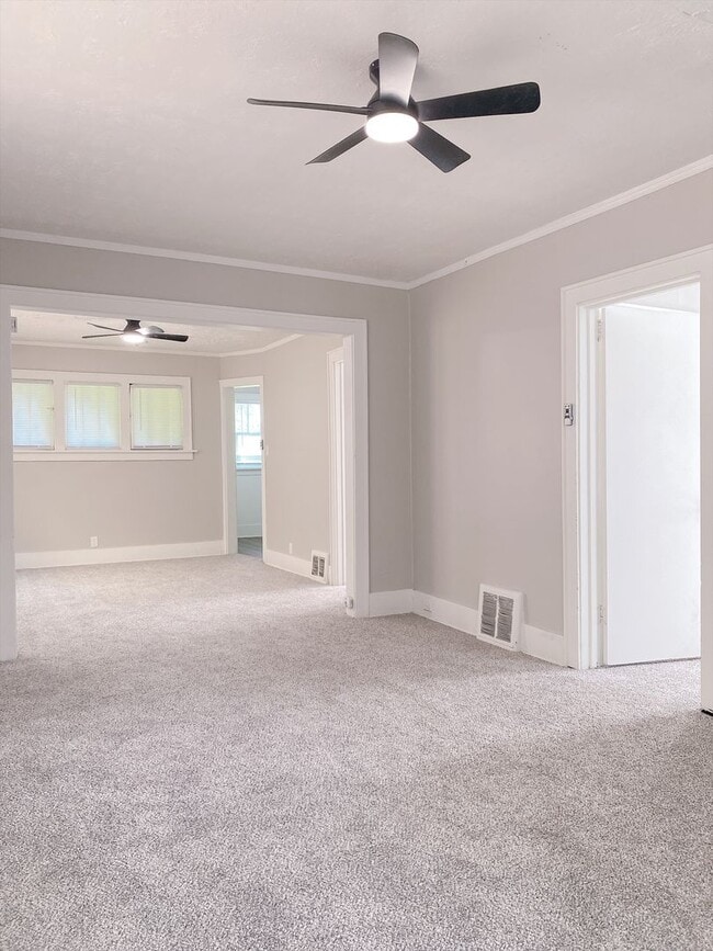 Photo - 2869 Sprague St