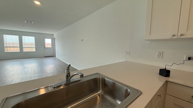 Photo - 205 E Lima Dr