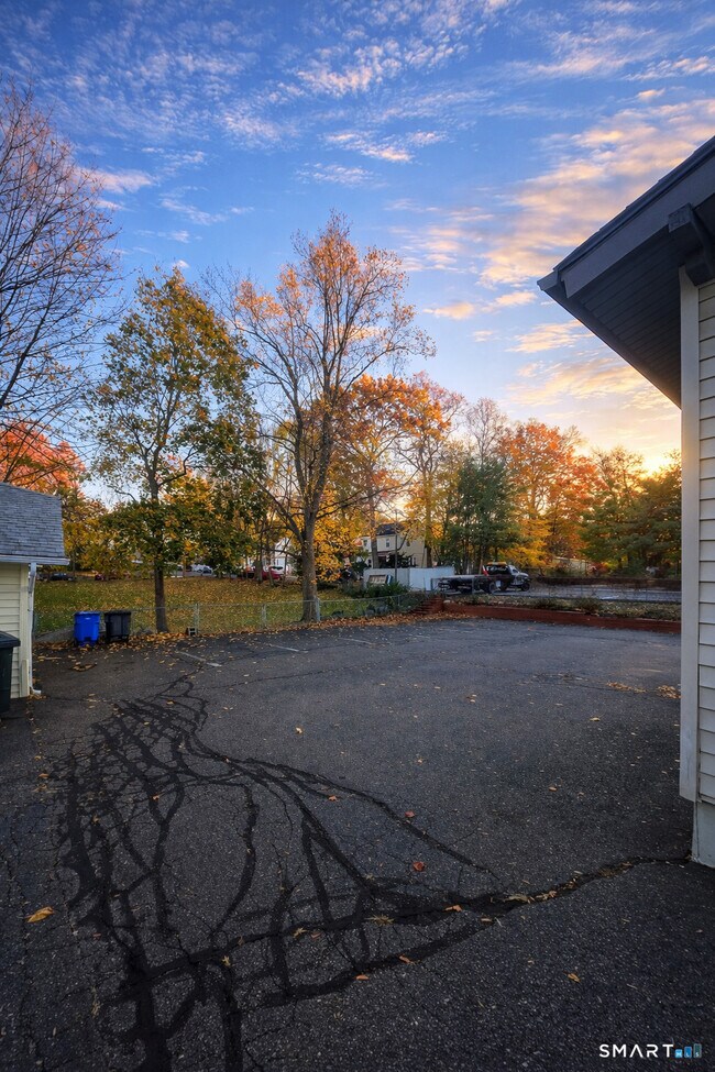 Photo - 466 Derby Ave