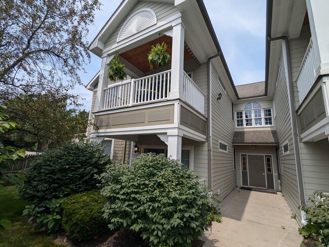 Photo - 680 W Ferry St