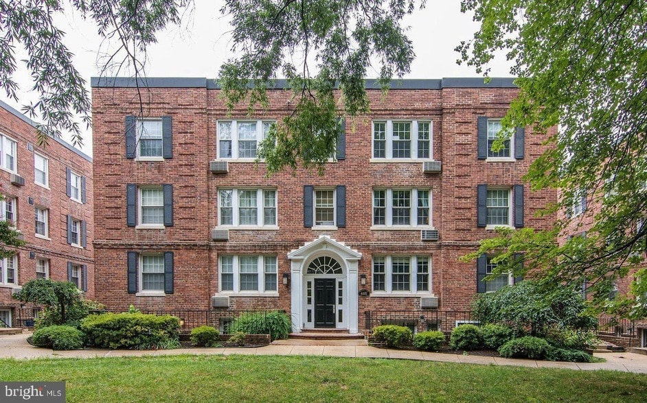Photo - 4481 MacArthur Blvd NW Unit B2