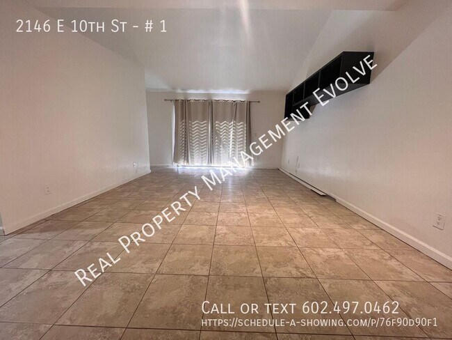 Photo - 2146 E 10th St Unidad # 1
