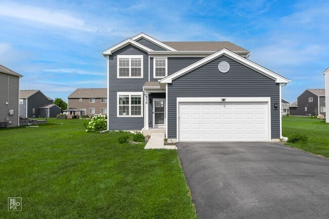 Building Photo - Oswego Two Story Home