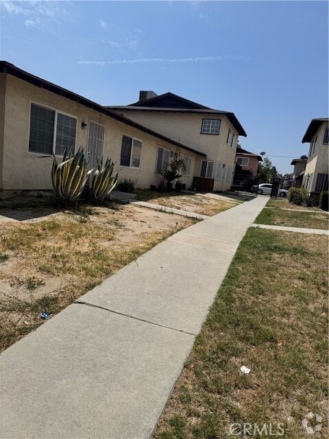Building Photo - 1215 W Oakland Ave Unit D Rental