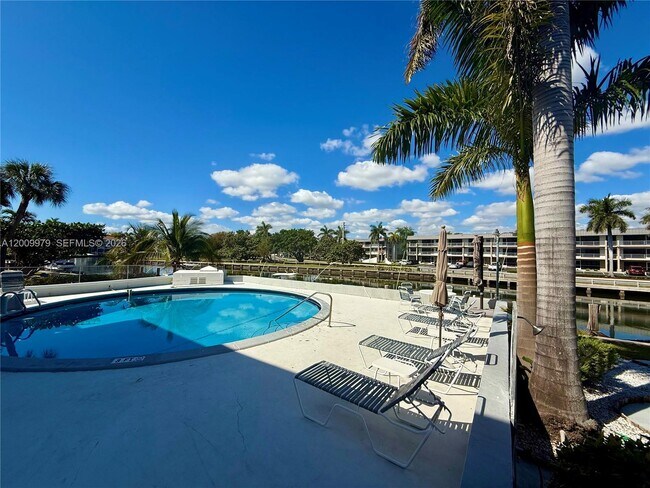 Photo - 467 Golden Isles Dr Unit 310