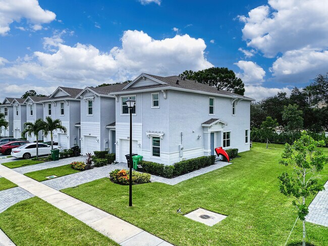 Photo - 235 SE Woodbark St