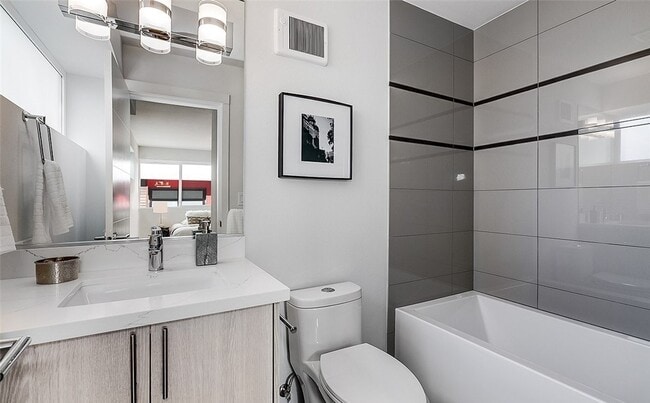 Photo - 730 26th Ave S