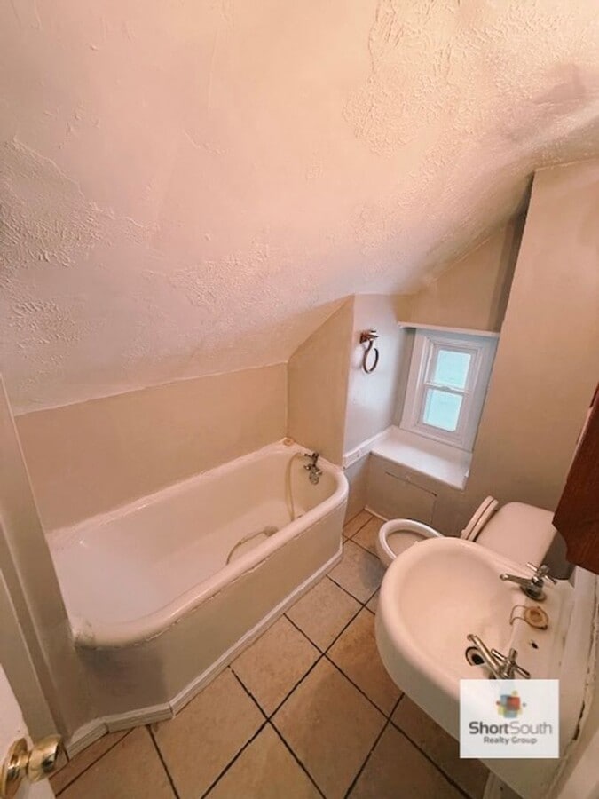 Photo - 1450 Barclay St Unit 1450 Barclay St.  2